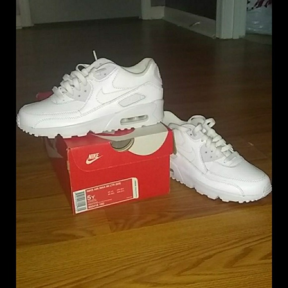 new nike 90s